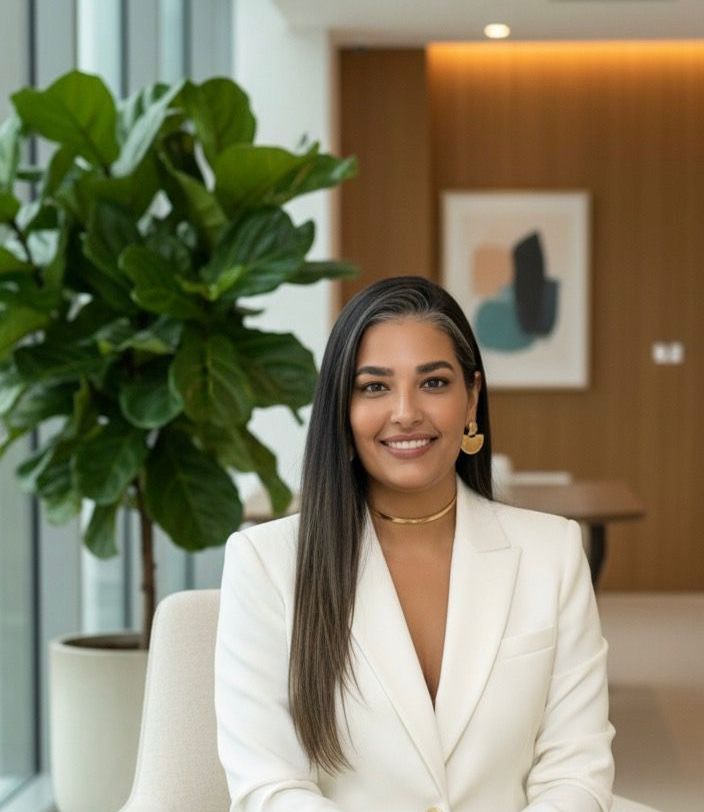 Magna Damázio em seu escritório